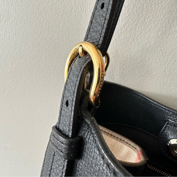 <SOLD> Burberry canter leather shoulder bag - Picture 10 of 12